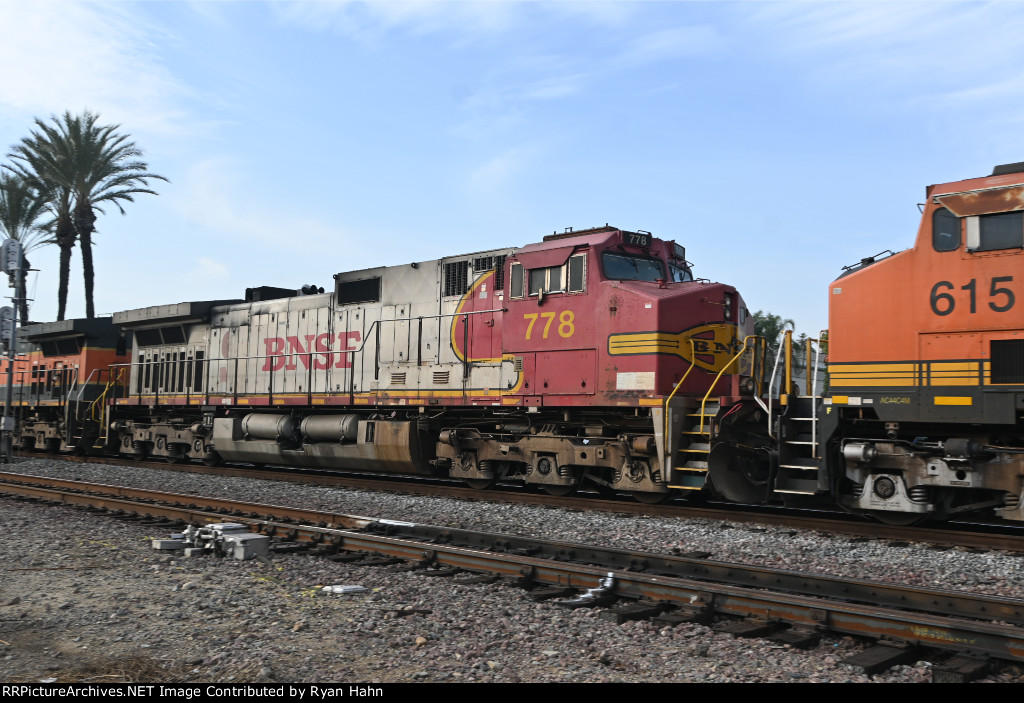 BNSF Warbonnet 778